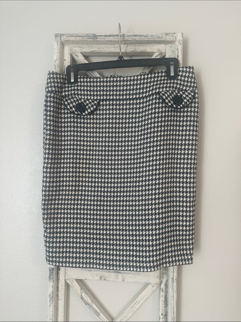 Houndstooth skirt